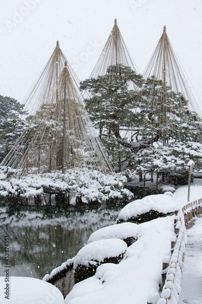 Obraz 兼六園　雪つり　冬景色　雪　冬