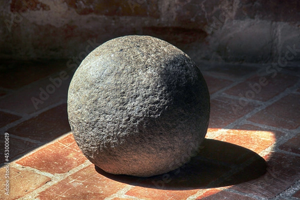 Obraz old stone cannonball