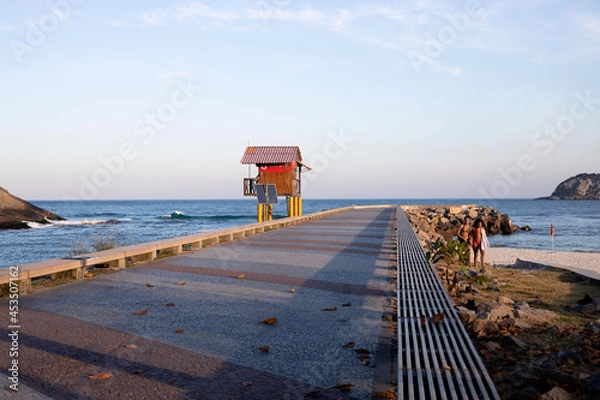 Obraz pier on the beach