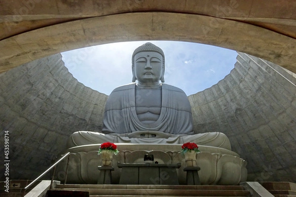 Obraz 頭大仏　北海道札幌市南区真駒内滝野霊園　安藤忠雄設計