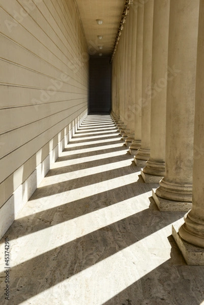 Fototapeta Pillars in a Row