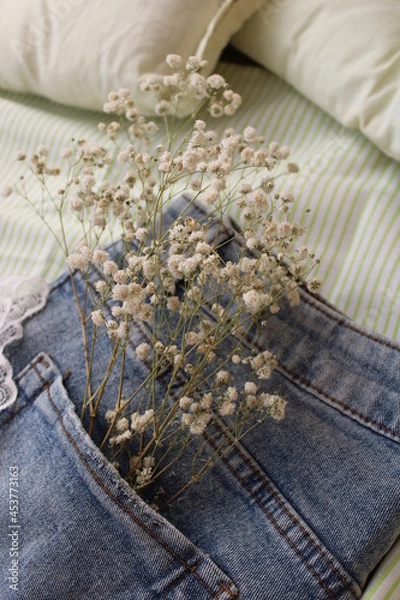 Fototapeta flower on the bed