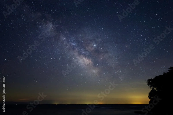 Fototapeta 岬の先に輝く天の川