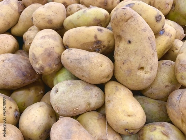 Fototapeta Potatoes contain calcium, potassium, phosphorus, iron, iodine, magnesium, folic acid, and vitamins C, B-1 and B-2.