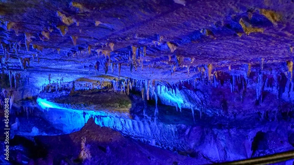 Fototapeta 鍾乳洞　ライトアップ