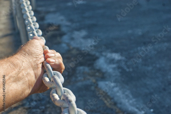 Obraz grabbing a chain