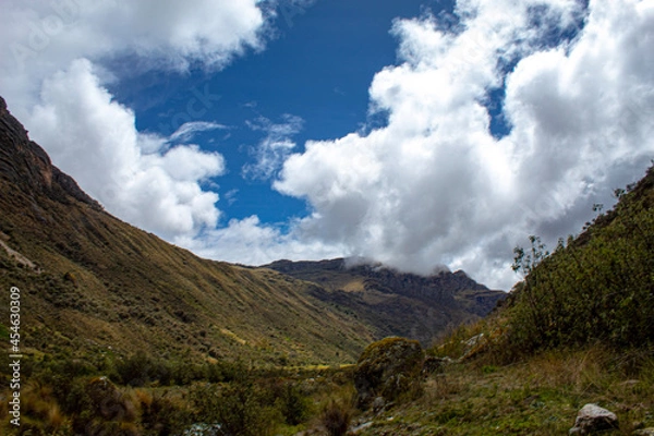 Fototapeta clouds in the mountains