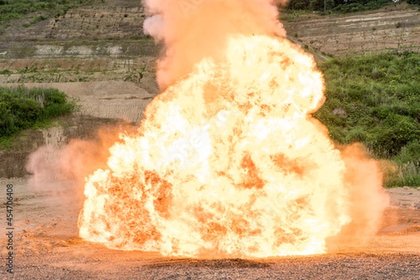 Obraz 燃え広がる荒野の爆破