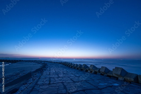 Fototapeta 夜明けの海岸