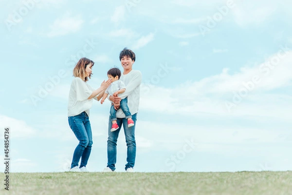 Fototapeta 空と家族・ファミリー・赤ちゃん
