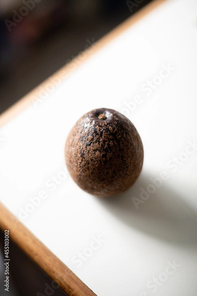 Obraz Avocado on The white table.