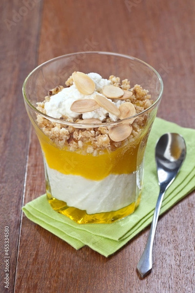 Obraz Creme de cottage com manga e barrinha