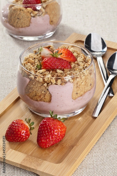 Obraz Creme de morango com cookies