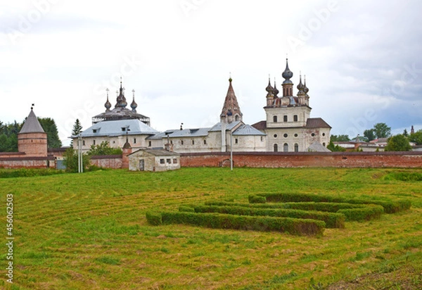 Fototapeta The Mikhailo-Arkhangelsk Monastery in Yuriev-Polsky was founded at the beginning of the XIII century by Prince Svyatoslav. The existing temples belong to the XVII century. Russia, Yuryev, August, 2021
