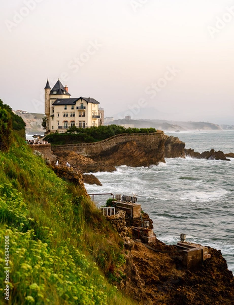 Obraz seascape on the majestic villa Belza, symbol of Biarritz and landmark of surfers