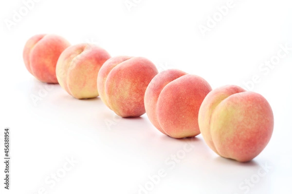 Obraz 白バックで清潔感のある日本の桃