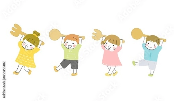 Fototapeta ワクワクしながらスプーンとフォークを笑顔で運ぶかわいい子供達