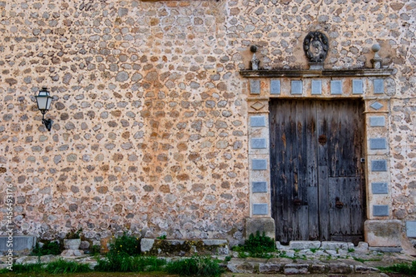 Obraz Can Fussimany, siglo XVI-XVII, portal principal, Deià, comarca de la Sierra de Tramontana, Mallorca, balearic islands, Spain
