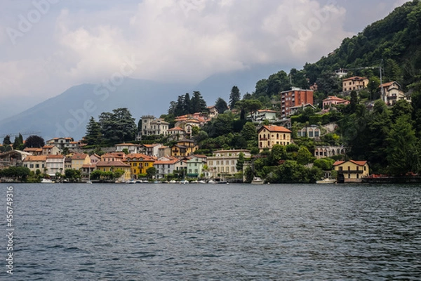 Obraz View of Traditional Colorful Houses in Lake Como