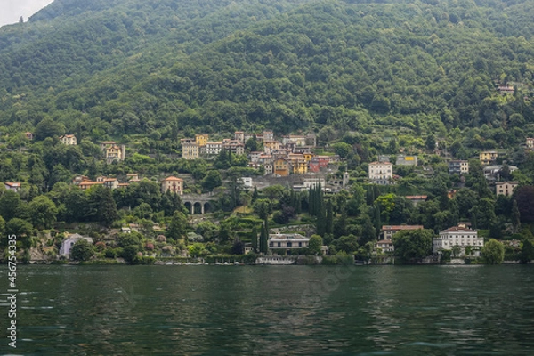 Obraz View of Traditional Colorful Houses in Lake Como