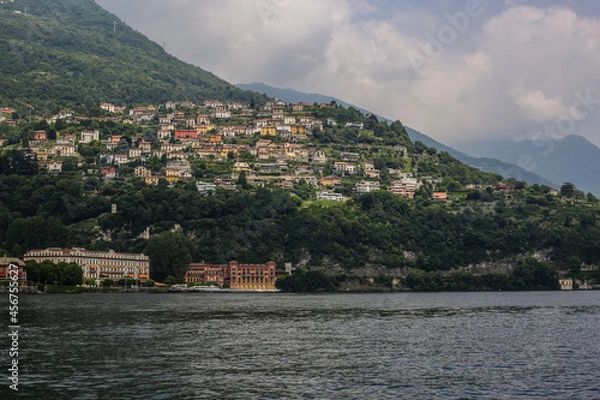 Obraz View of Traditional Colorful Houses in Lake Como