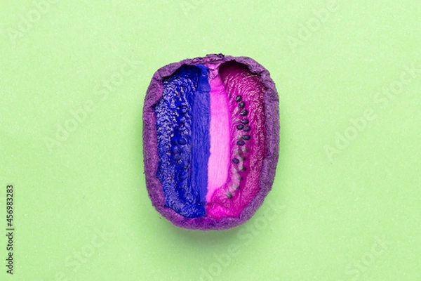 Fototapeta A photograph taken of a kiwi, part of my 6 piece Pop-Fruits photo series.
Pop-Fruit 4 