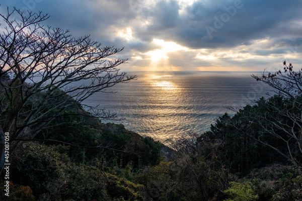 Obraz The sea shining in the setting sun