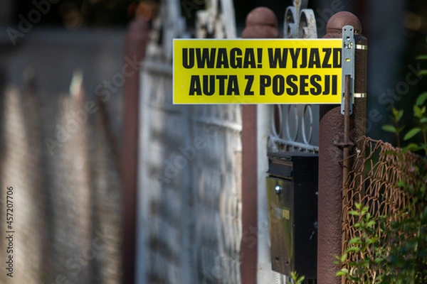 Obraz napis ostrzegający o opuszczeniu posesji