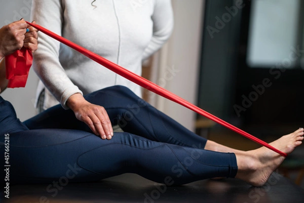 Obraz physiotherapy leg stretch