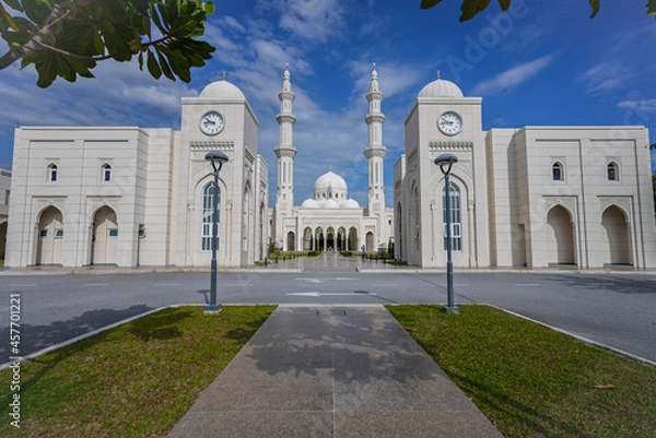 Fototapeta Negeri Sembilan, Malaysia - 18th September 2021 :  Beautiful Islamic architecture of Masjid Sri Sendayan the new and the biggest mosque in Seremban todate