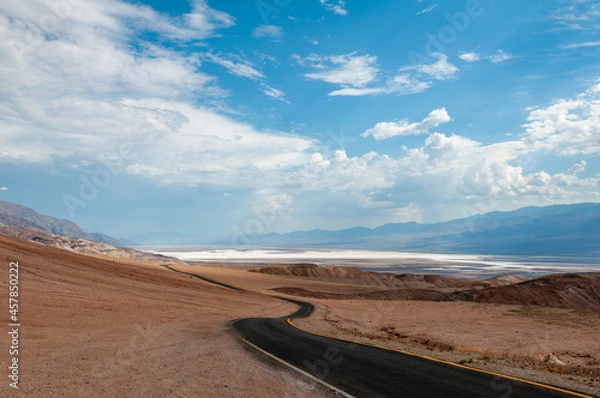 Fototapeta Lost in Death Valley