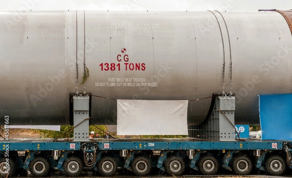 Obraz Transporting mega installation to refinery