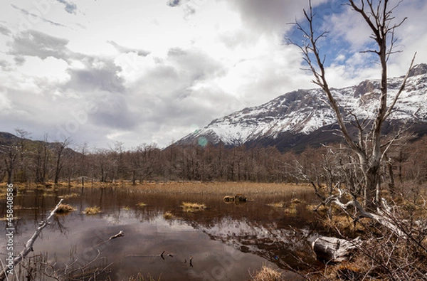 Fototapeta Mountain's reflection on the lake