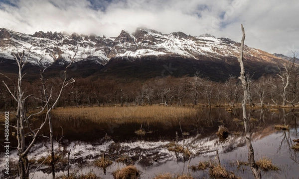 Fototapeta Mountain's reflection on the lake