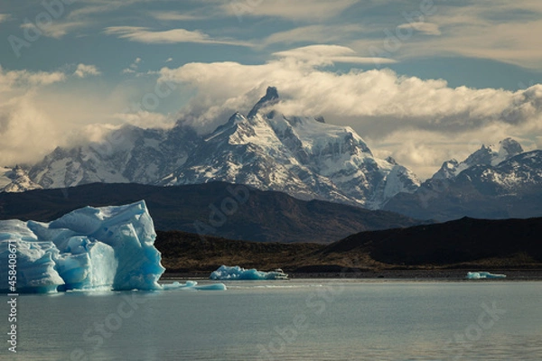 Fototapeta Icebergs and mountains