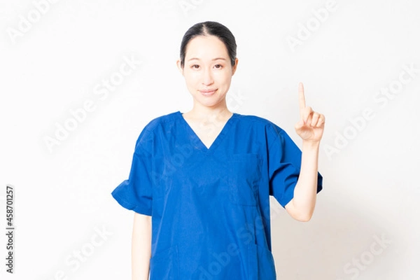 Fototapeta 指でポイントを示す医療従事者