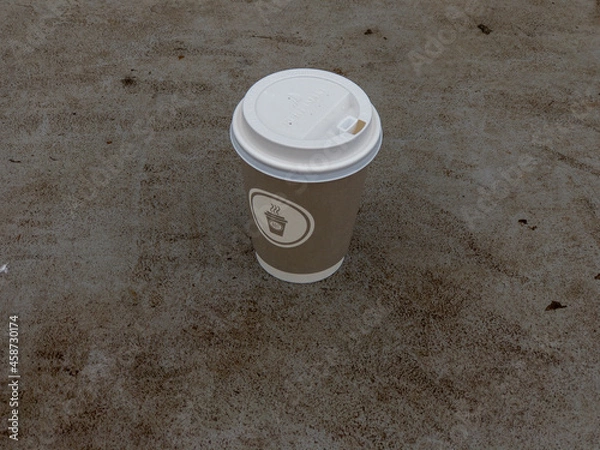 Obraz garbage bin in the city