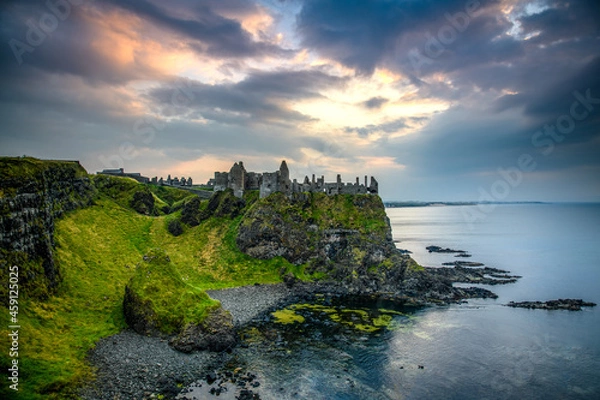Obraz Dunluce Castle Just Before Sunset