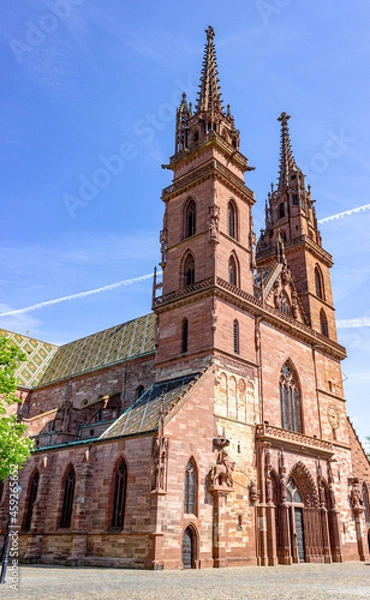 Fototapeta The famous red Basler Münster (Basel minster cathedral), built from red sandstone in Basel, Switzerland