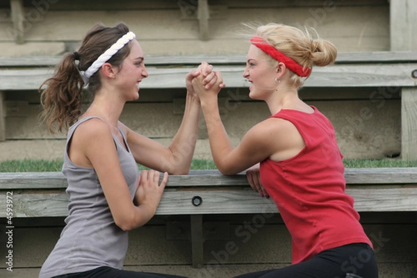 Obraz Arm Wrestling Sisters