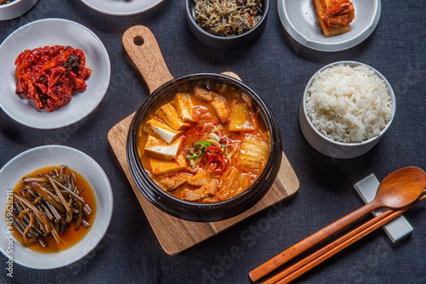 Obraz 오랜 시간 끓여내 맛있는 국물 요리