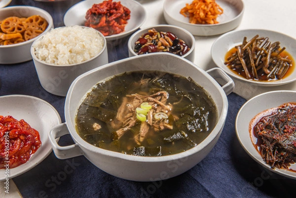 Obraz 오랜 시간 끓여내 맛있는 국물 요리