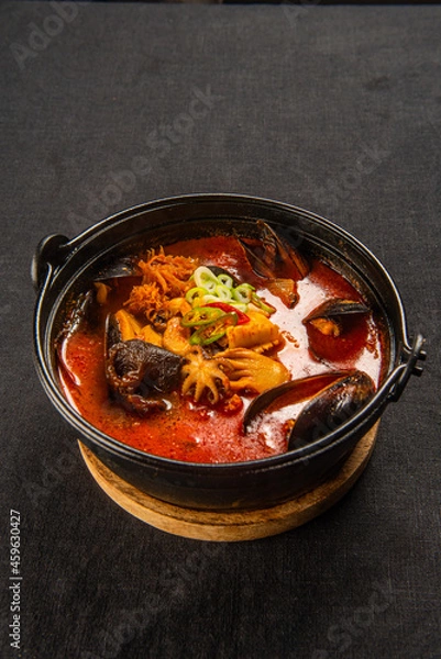 Obraz 오랜 시간 끓여 맛있는 국물 요리