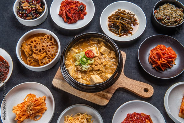 Obraz 오랜 시간 끓여 맛있는 국물 요리