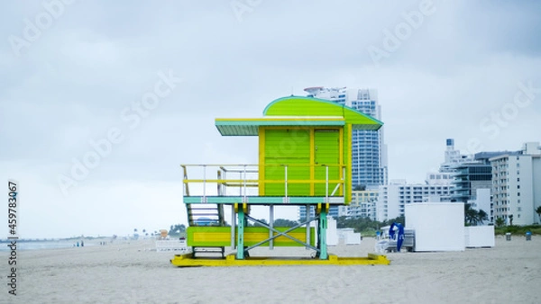 Obraz Green Lifeguard Station Side