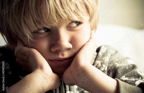 Fototapeta Prześladowane dziecko