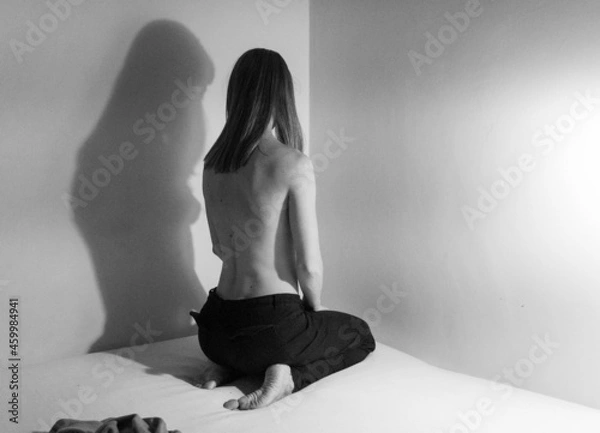 Obraz Girl looking on her shadow