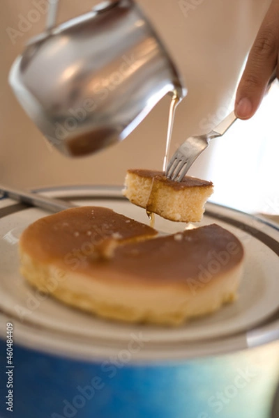 Obraz パンケーキにシロップをかける