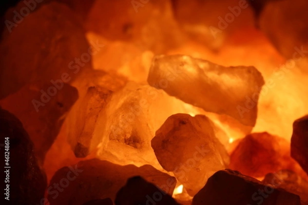 Obraz light shining through the Himalayan salt stone