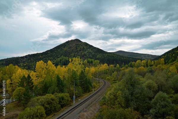 Fototapeta Railroad in the mountains in autum